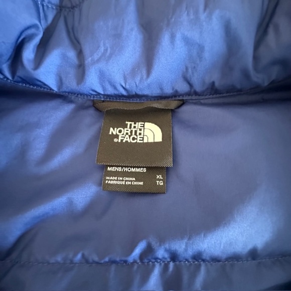 The North Face Men's Blue Puffer Vest - Picture 6 of 8